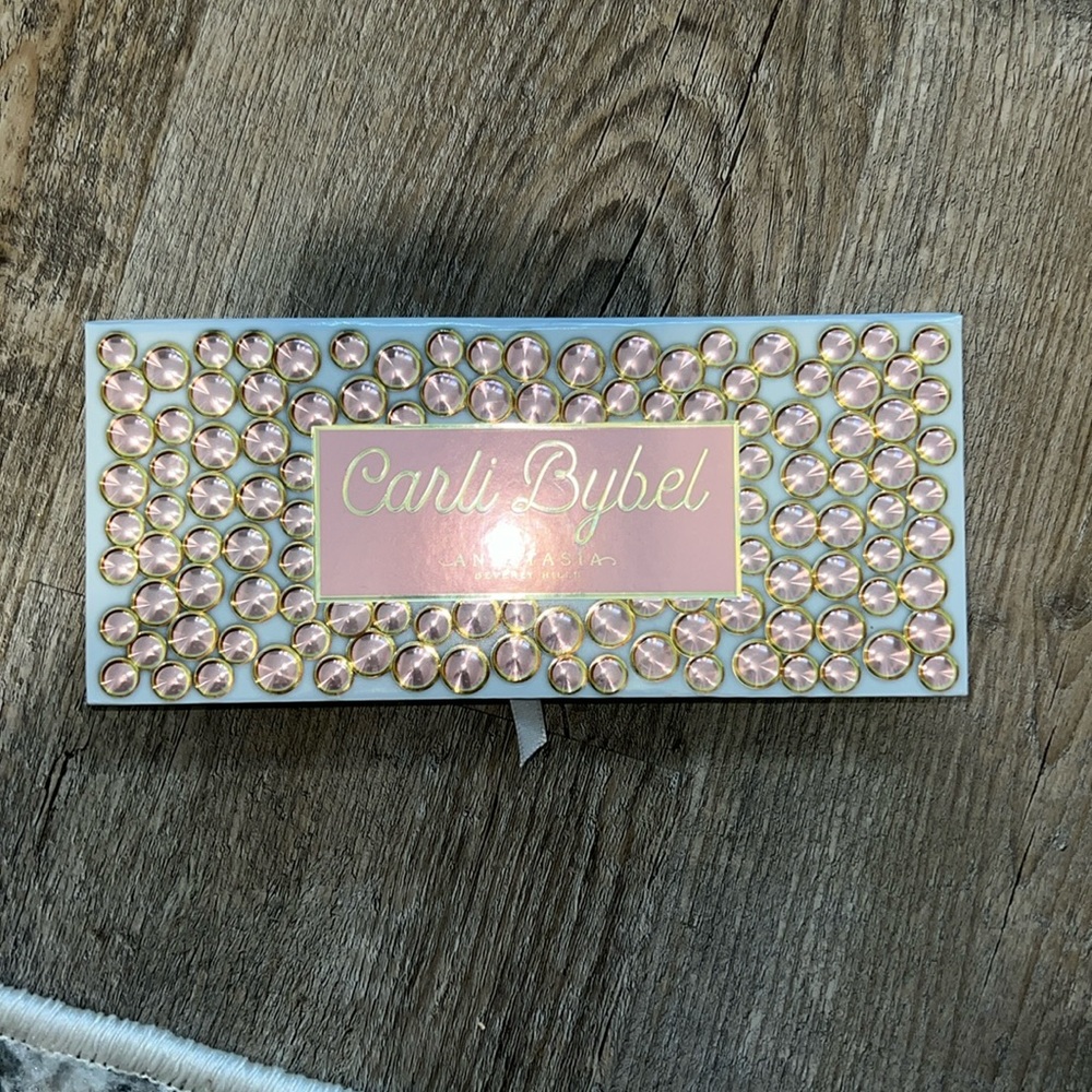 ANASTASIA BEVERLY HILLS CARLI BYBEL EYESHADOW PALETTE